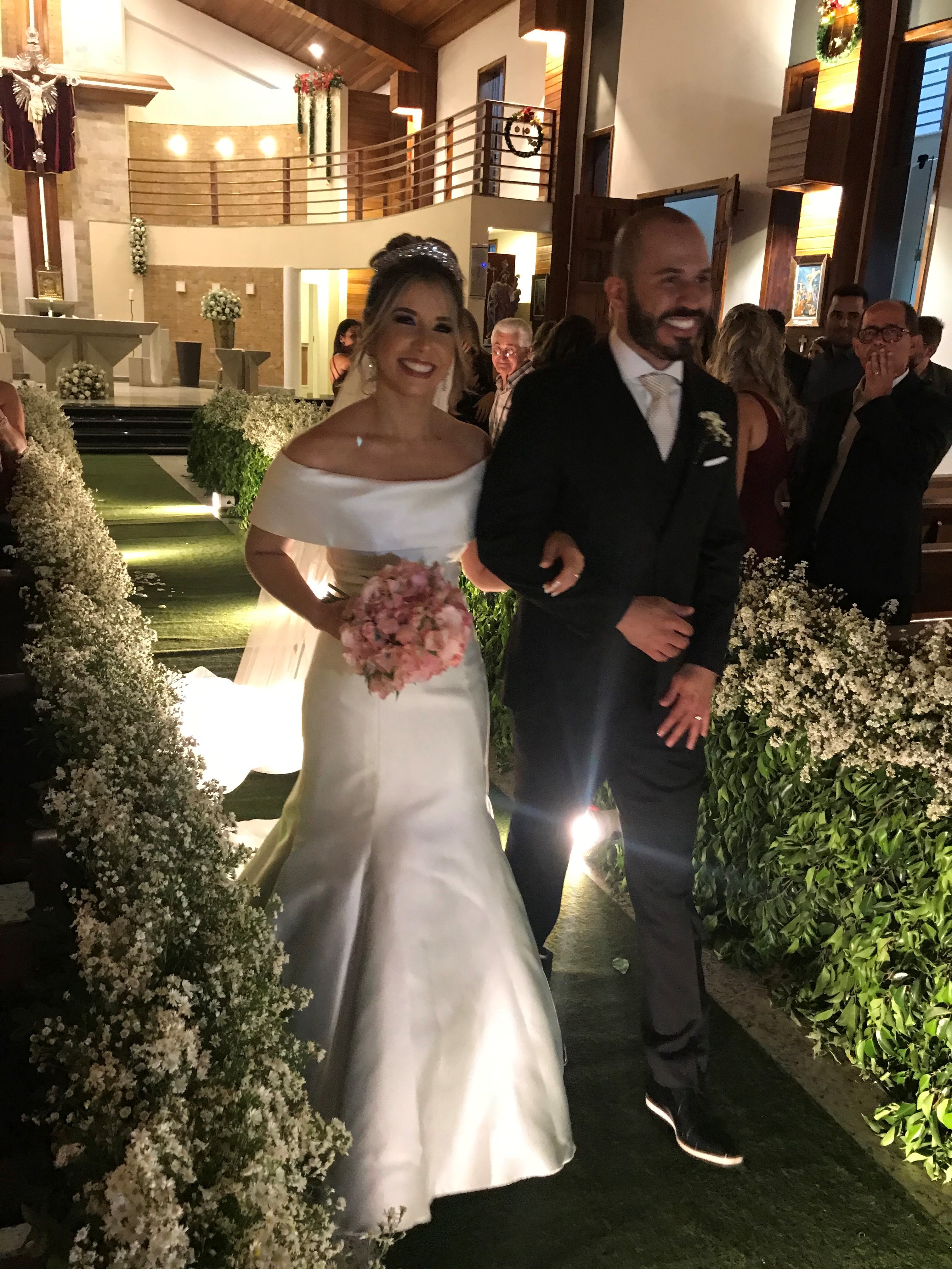 O belíssimo casamento de Leonardo e Larissa