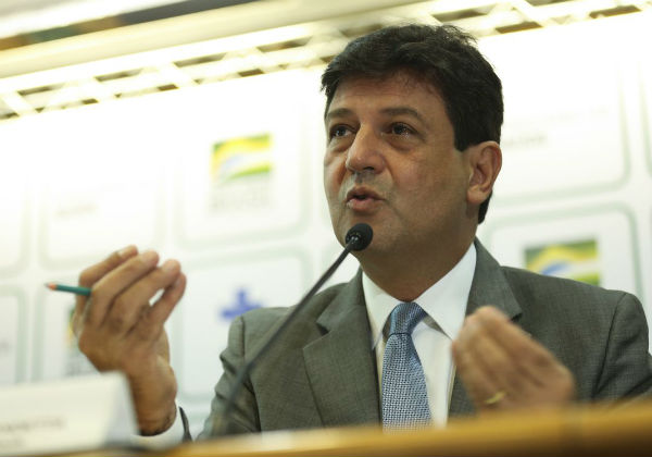 Ministro se opõe a abstinência sexual para combater gravidez precoce