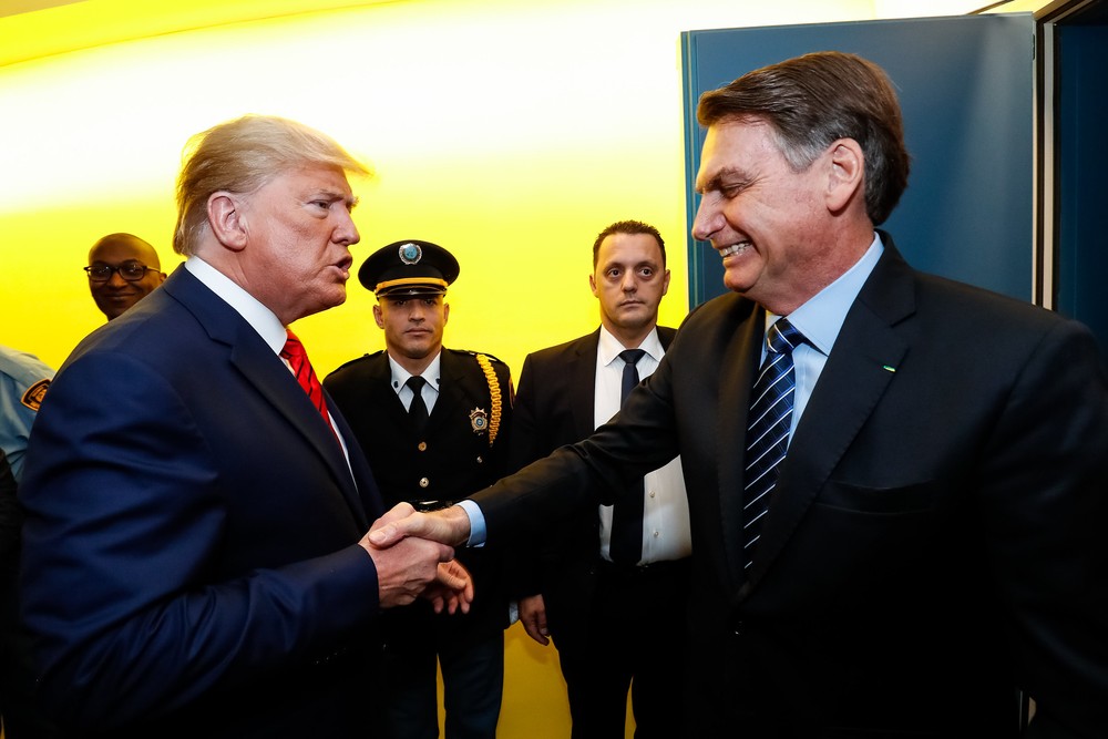 Trump confirma que vai jantar com Bolsonaro em seu resort na Flórida