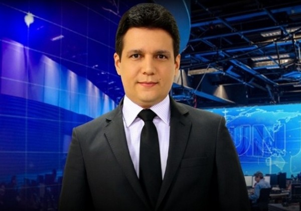 JN: apresentador respira com ajuda de aparelhos após contrair coronavírus