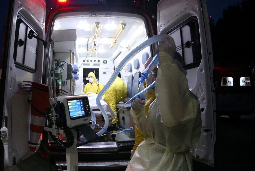 Brasil supera a França em número de infectados pelo novo coronavírus, diz universidade