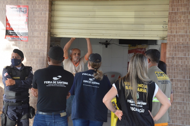 Comerciantes desrespeitam prevenção e têm os estabelecimentos fechados em Feira de Santana