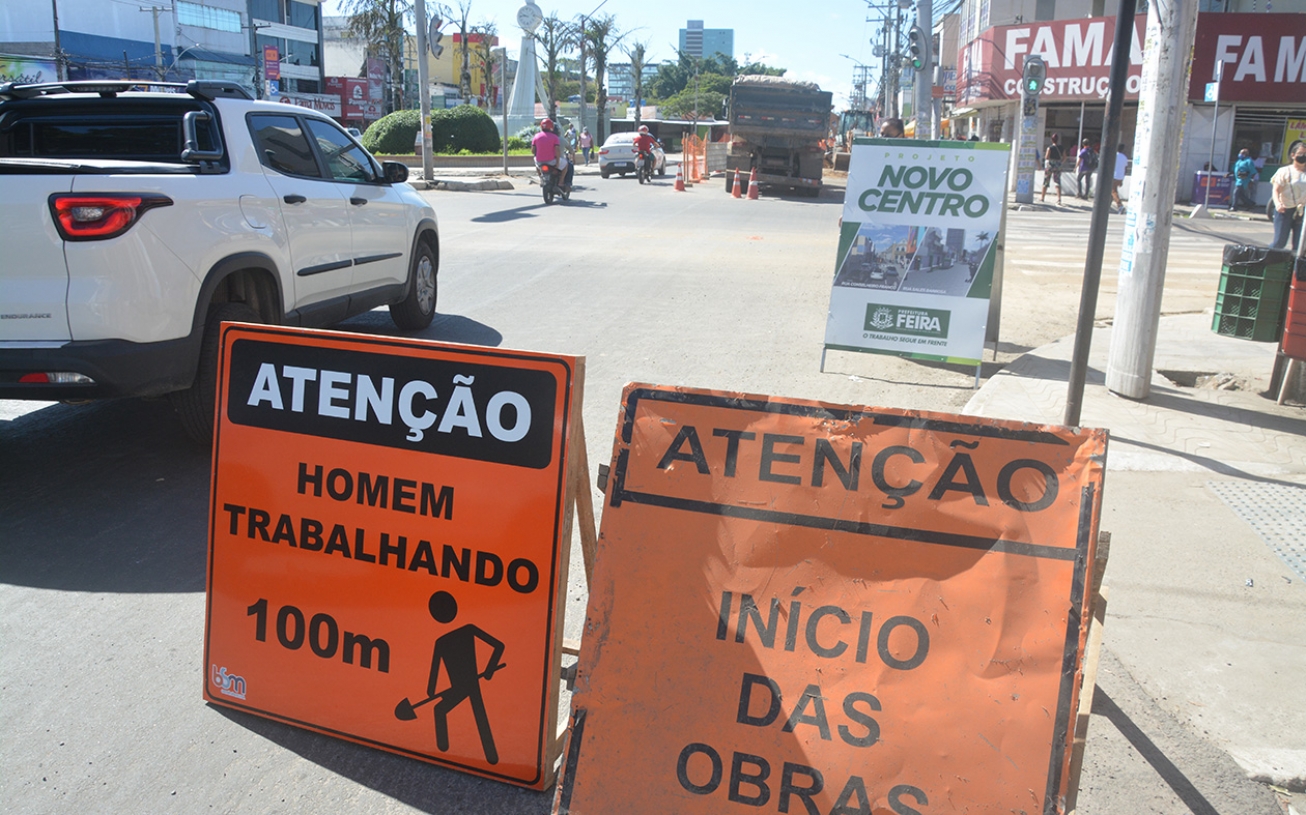 Obra no centro deixa trânsito lento e motoristas devem redobrar cuidados