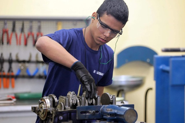 Autoescolas e cursos (profissionalizantes e de idiomas) autorizados a funcionar durante pandemia