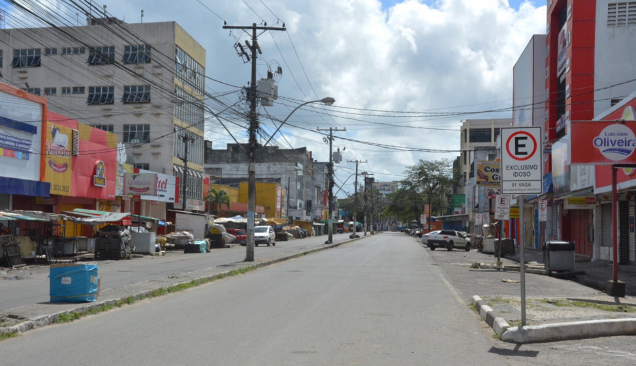 Feira: motoristas devem ficar atentos e evitar ruas com obras do projeto Novo Centro