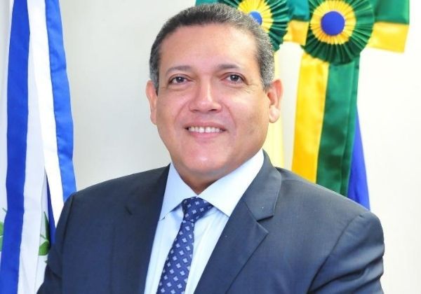 Planalto minimiza inconsistência em currículo de Kassio Nunes