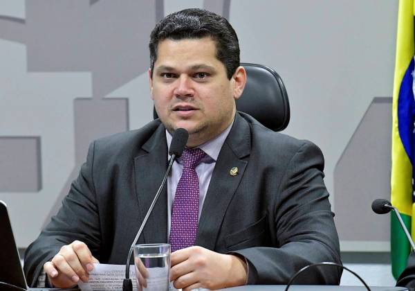 Irmão de Alcolumbre é acusado de caixa dois em Macapá
