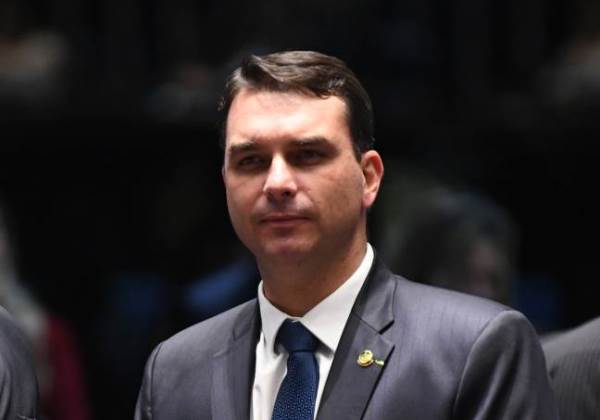 Esquema de rachadinha aumentou patrimônio de Flávio Bolsonaro em R$ 1 milhão