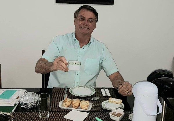 Governo Bolsonaro não usa verba liberada para combate à pandemia, apesar de urgência da crise