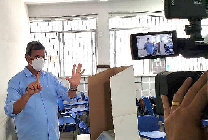 Reeleito, Colbert diz que fará reforma administrativa, 'mas de forma equilibrada'