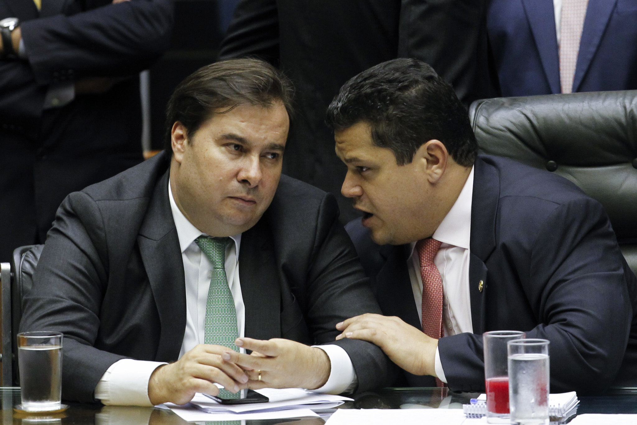 Drible na Constituição para reeleição de Maia e Alcolumbre é barrado pelo STF
