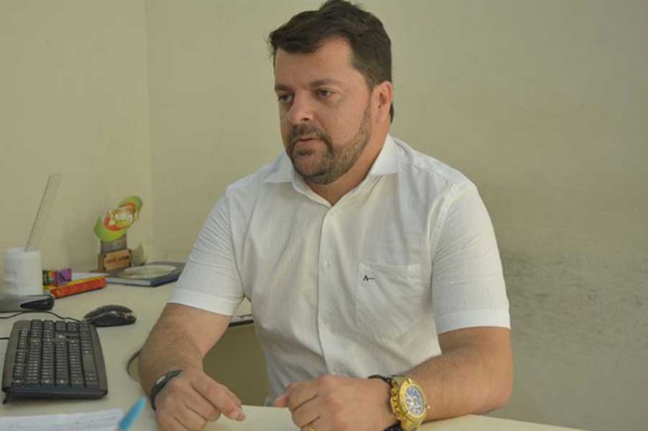 Após emitir 24 notificações, Prefeitura vai multar Embasa por danos em vias