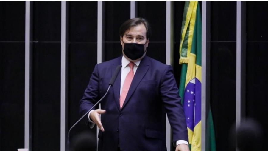 Maia chama governo de incompetente, por não expandir o Bolsa Família