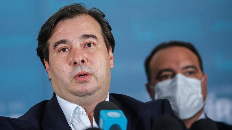 Maia critica Bolsonaro por ironizar tortura e diz que presidente não tem dimensão humana