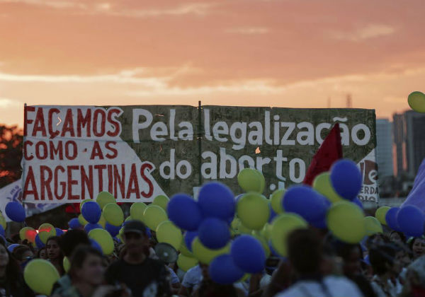 Congresso da Argentina aprova legalização do aborto