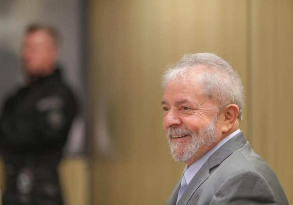 Juiz determina que PF dê à defesa de Lula acesso a mensagens apreendidas em operação