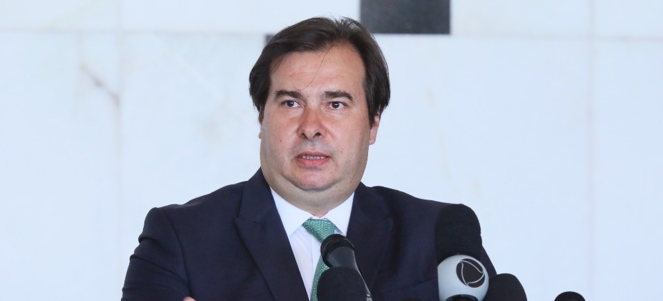 Maia rebate declaração de Bolsonaro; deputado afirma que país não está quebrado