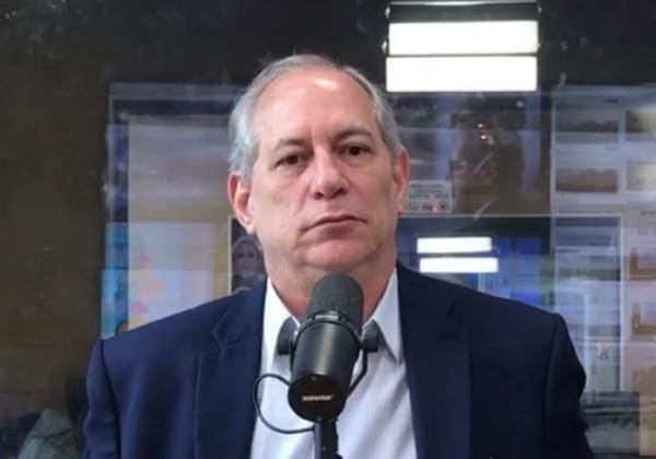 Ciro Gomes alfineta governo Bolsonaro por suspender compra de seringas