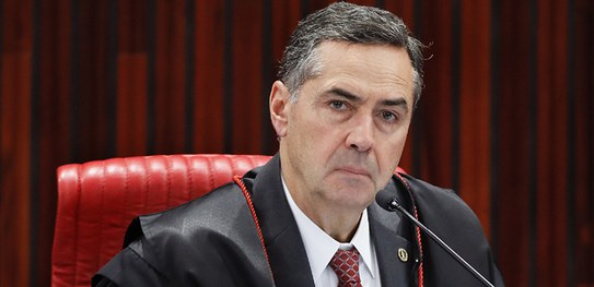 Presidente do TSE confronta Bolsonaro e diz que lida com provas; outras autoridades também se manifestaram