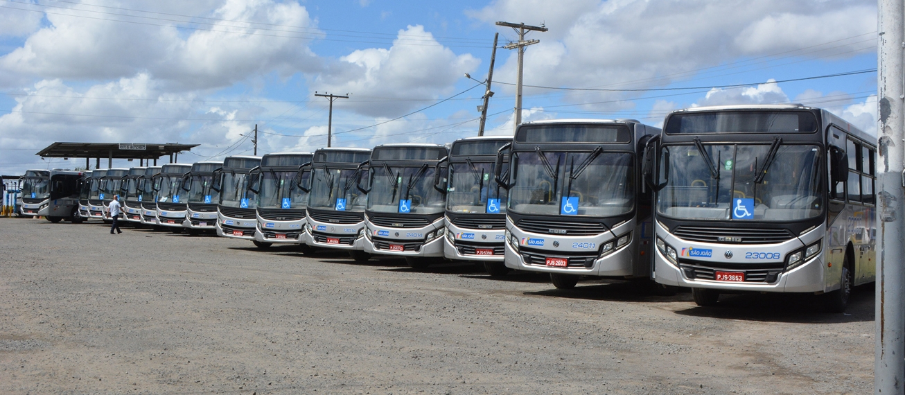 Juiz determina multa diária de R$ 50 mil contra bloqueio de garagens de ônibus