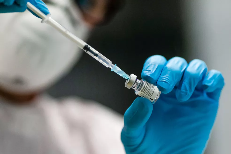 Japão deve perder milhões de doses de vacina; problema se deve à falta de seringas especiais