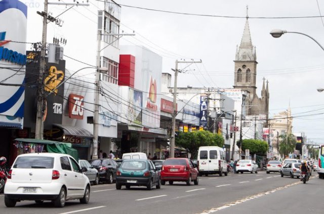 Após decreto de Toque de Recolher, comerciantes feirenses temem restrição total; prefeito diz que não está nos planos