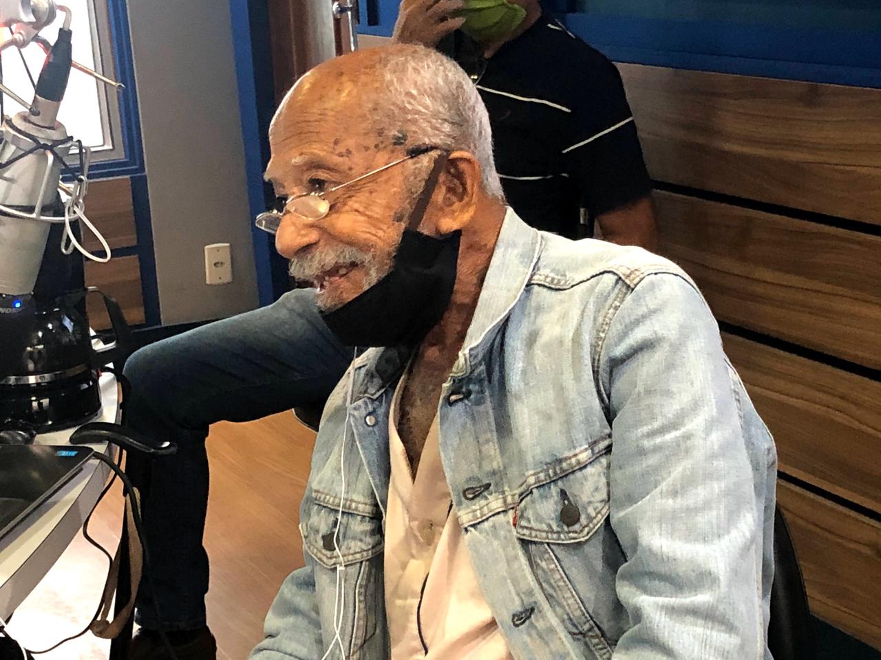Aos 93 anos, morre Joel Magno, radialista feirense