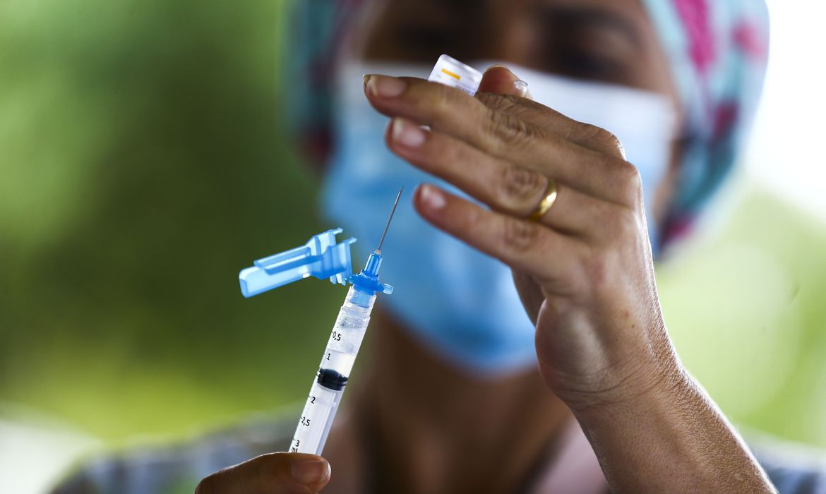 Covax entregará 237 milhões de doses de vacinas a 142 países; previsão é distribuir imunizantes até maio