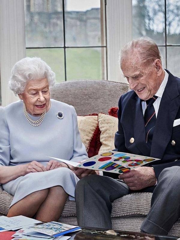 Morre príncipe Philip, marido da rainha Elizabeth, aos 99 anos