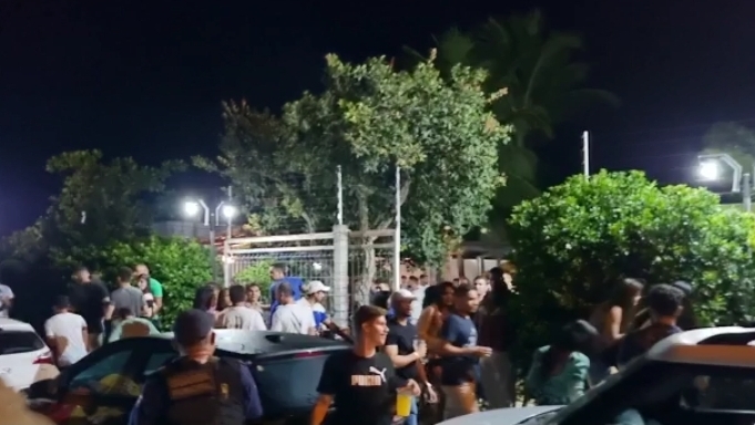 Na última sexta (21), dois bares com aglomeração foram interditados em Feira de Santana