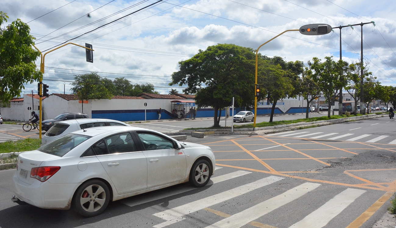 Prefeitura de Feira cria novo binário nas ruas Juarez Távora e Teixeira de Freitas