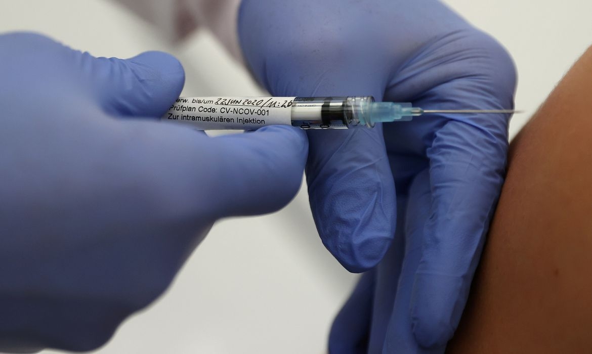 OMS critica fracasso global de imunização e apela por vacinas para cobrir carência grave das nações mais pobres