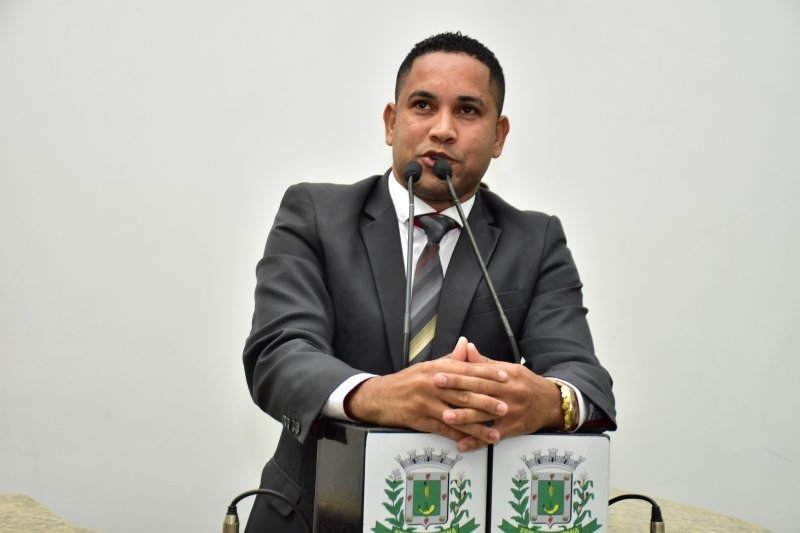 Prefeitura de Feira reage à saída de Ron do Povo da bancada governista; familiares de vereadores são exonerados