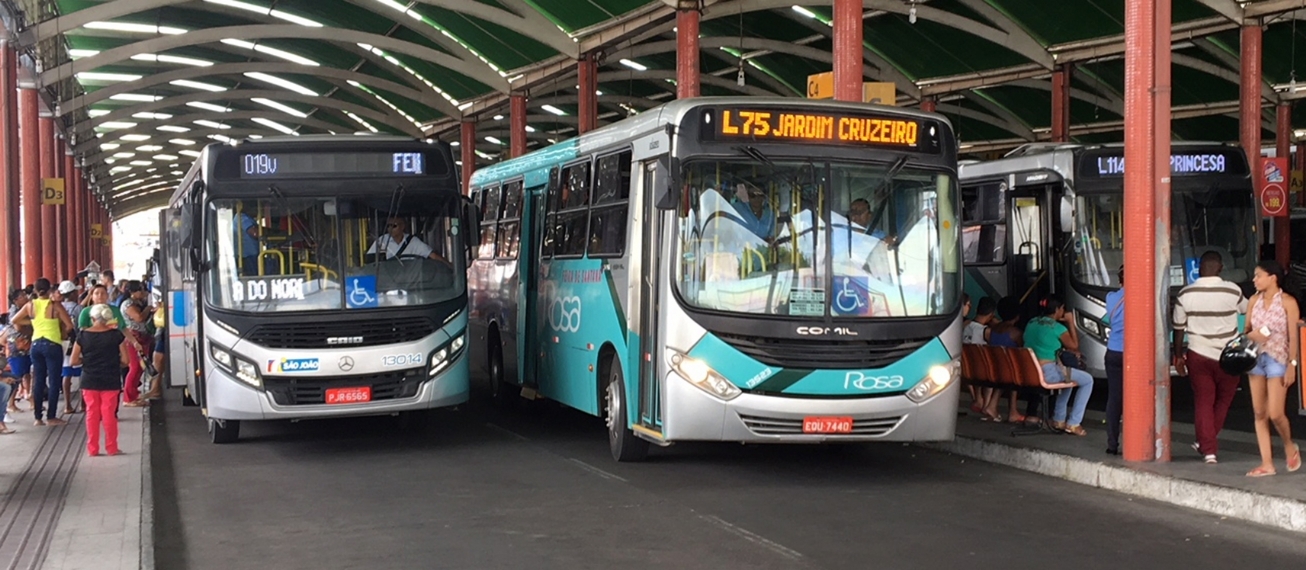 Secretário de Transportes de Feira admite: empresas de ônibus 