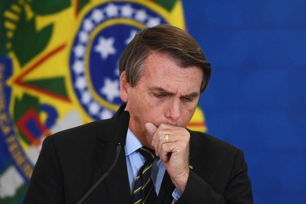 Bolsonaro dá entrada no HFA para investigar causa dos soluços; reunião com Poderes foi cancelada