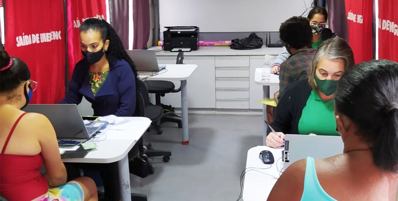 Cras Itinerante registra 103 atendimentos no Campo do Gado Novo, em um único dia