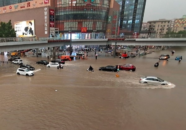 Maior tempestade em mil anos mata pelo menos 25 pessoas na China