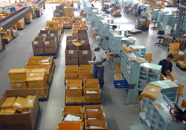 Aprovado texto-base do projeto que autoriza privatização dos Correios