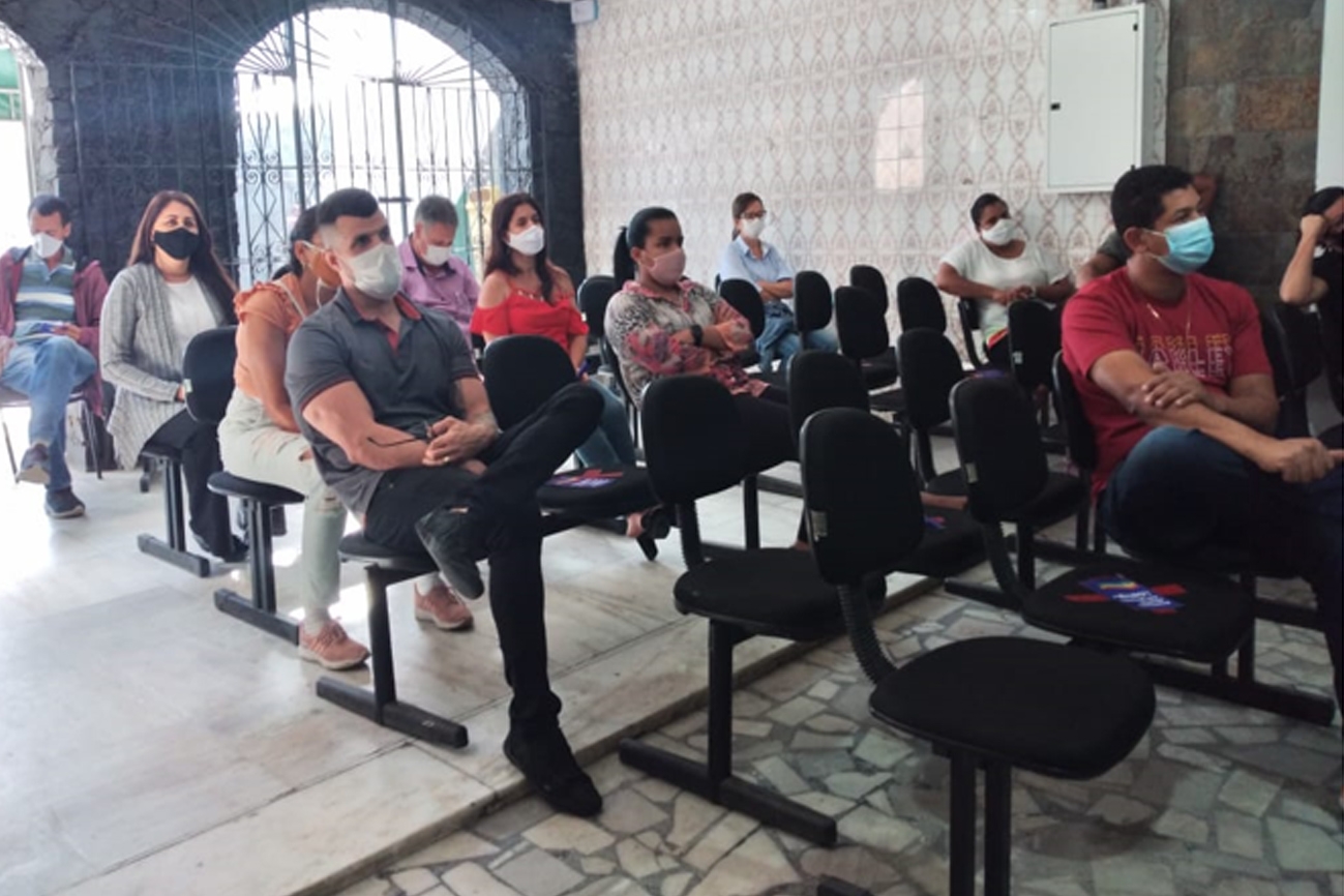 Funcionários da Casa do Trabalhador recebem treinamento especializado para atender público LGBTQIA+