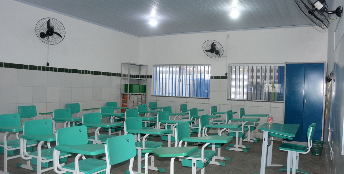 Recuperada, Escola Luciano Ribeiro é entregue à comunidade do Parque Lagoa Subaé