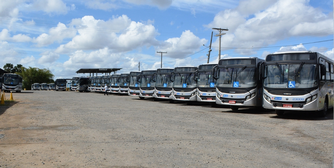 Rodoviários de Feira de Santana entram em greve e cidade amanhece sem transporte
