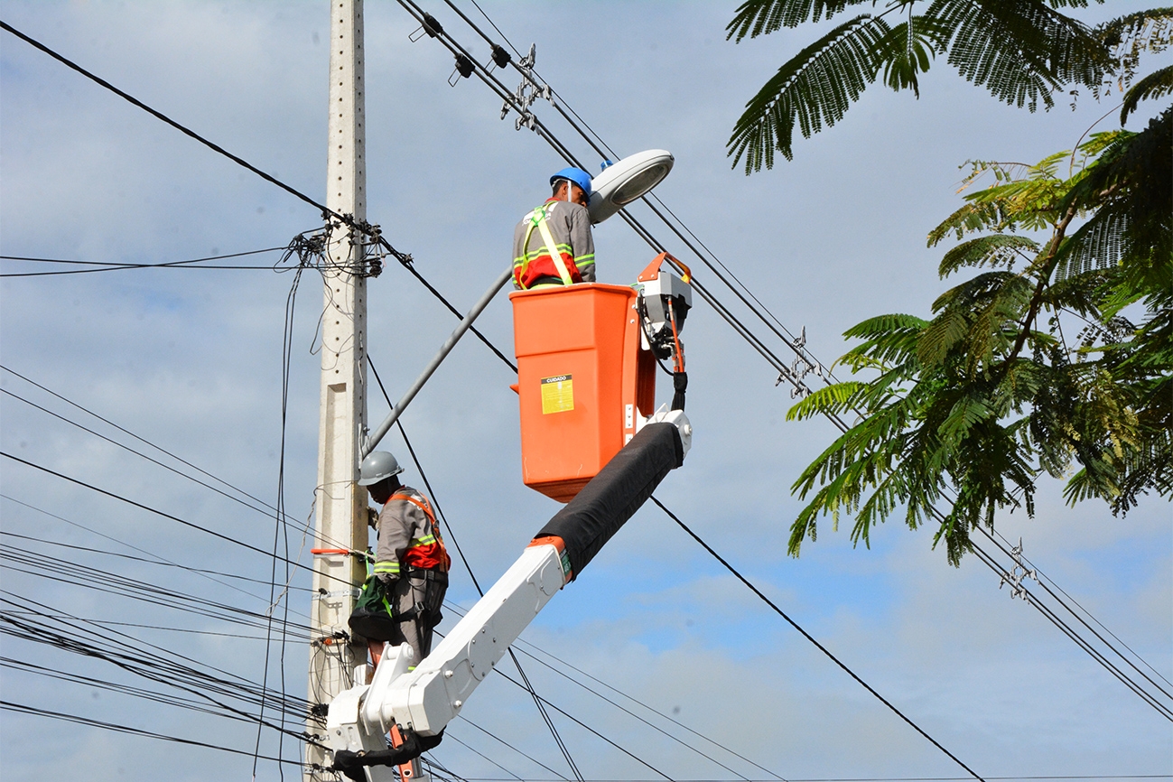 Acesso à rede de energia elétrica é ampliado, em Feira de Santana   