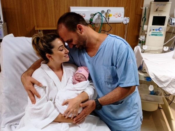 Esposa e filha de Eduardo Bolsonaro testam positivo para covid