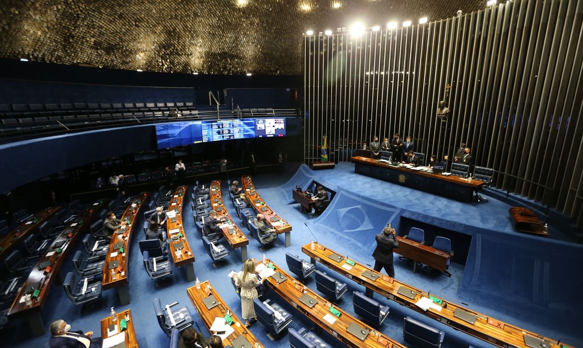 Senado aprova PEC da reforma eleitoral; texto segue para promulgação
