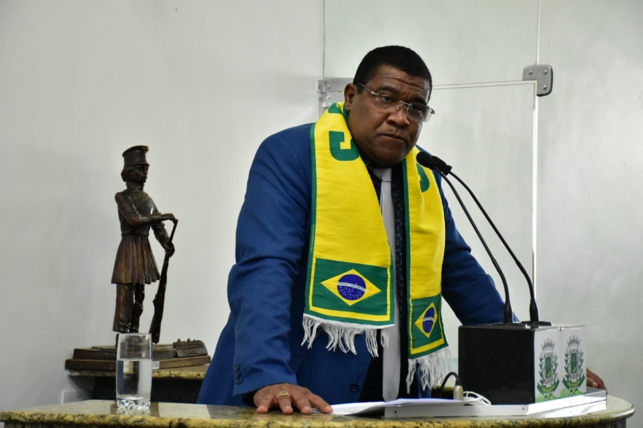 Câmara deve ingressar com medida para afastar prefeito Colbert Filho, diz vereador Paulão