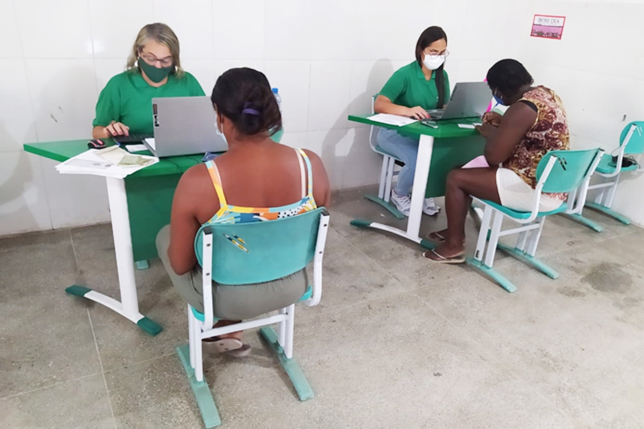CRAS Itinerante leva serviços socioassistenciais ao bairro Nova Esperança, nesta quarta (20)