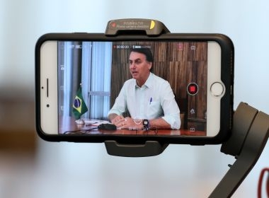 Sociedade Brasileira de Infectologia desmente relação entre vacina e HIV feita por Bolsonaro