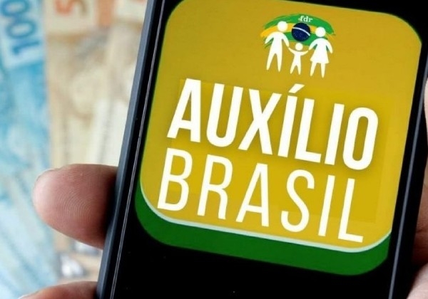 Câmara aprova texto-base da MP que cria Auxílio Brasil
