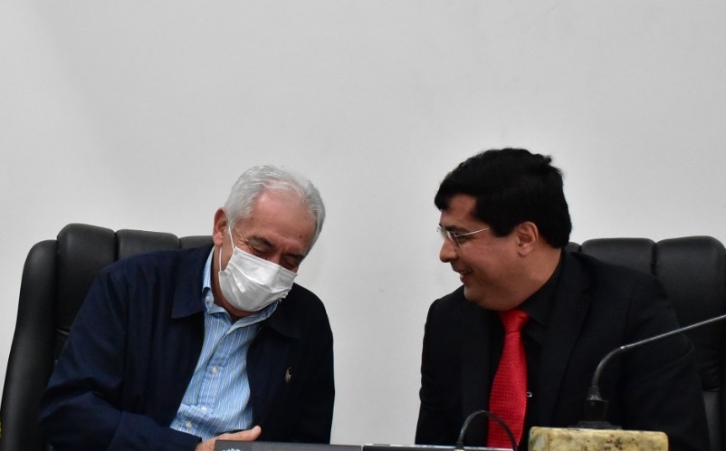 Presidente da Câmara de Feira anuncia seu candidato a governador