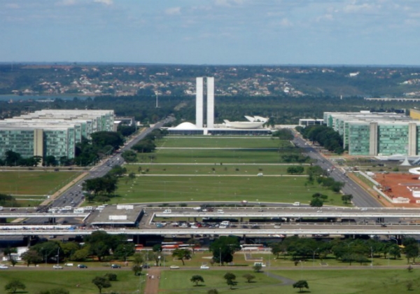 Servidores federais ameaçam greve por reajuste salarial; pelo menos 19 categorias estão se mobilizando